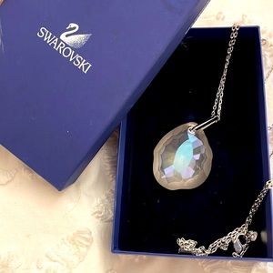 Vintage authentic Swarovski crystal faceted pendant necklace Aurora borealis